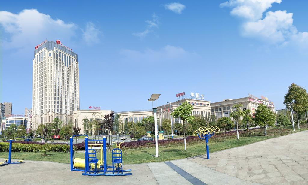 מלון Ramada Yiyang Taojiang מראה חיצוני תמונה